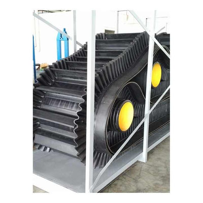 السطح غير العامل 0mm-4.5mm حبل الأسلاك الفولاذية الحزام الناقل الميل للمواد المسحوقة والحبيبية